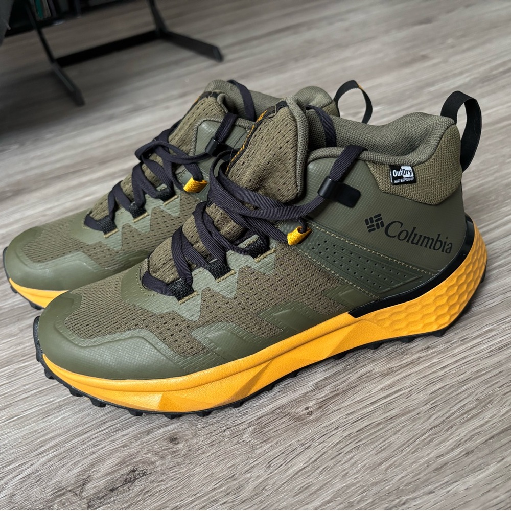 Columbia Men's Olive and Mustard Athletic Hiking Ankle Shoes